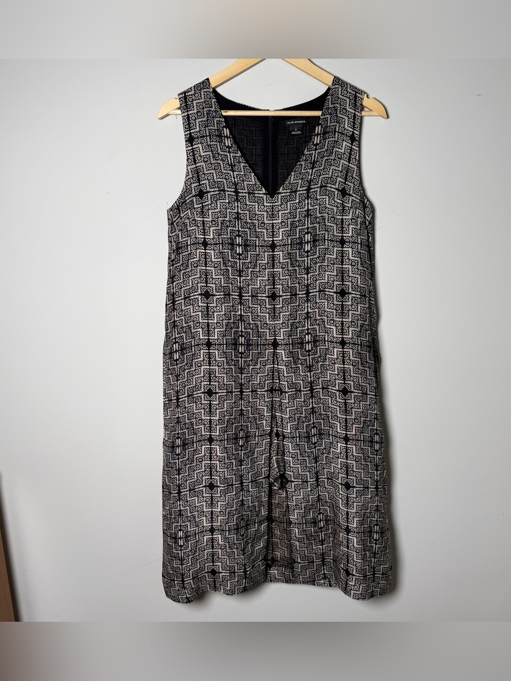 Club Monaco 100% Silk Romper Black Ivory Medallion Print Quiet Luxury Vacation 6
